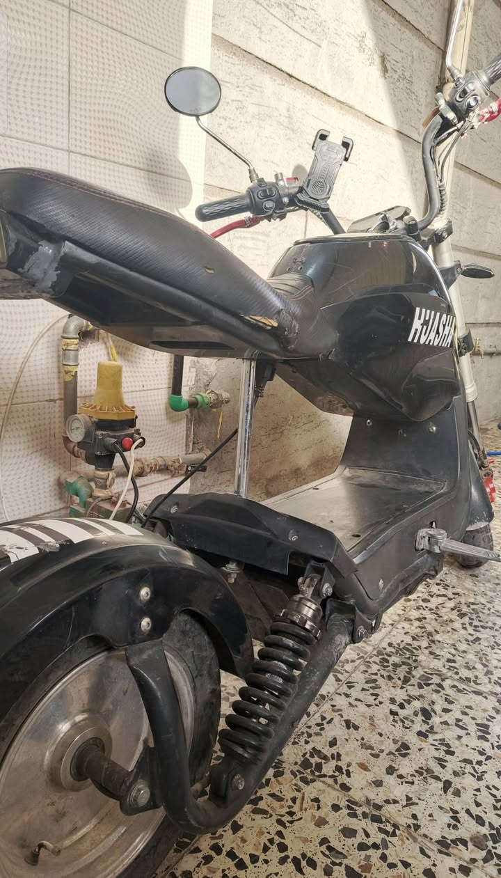 السلام عليكم
دراجة شحن بطح شركة هيوشه
الحساسات كلها شغاله
هورن شغال
بك شغال
ضوه عالي ناصي شغال
كشر نضيف 
3سرعات

بطارياته نص ونص بس يوديك من مستودع لل5كيلو
سعره 450قفل قفل
ويرهم امراوس بشحن فقط


**إذا كنت صاحب هذا الإعلان وتريد حذفه لأي سبب، رجاءا أرسل رسالة إلى الدعم الفني**