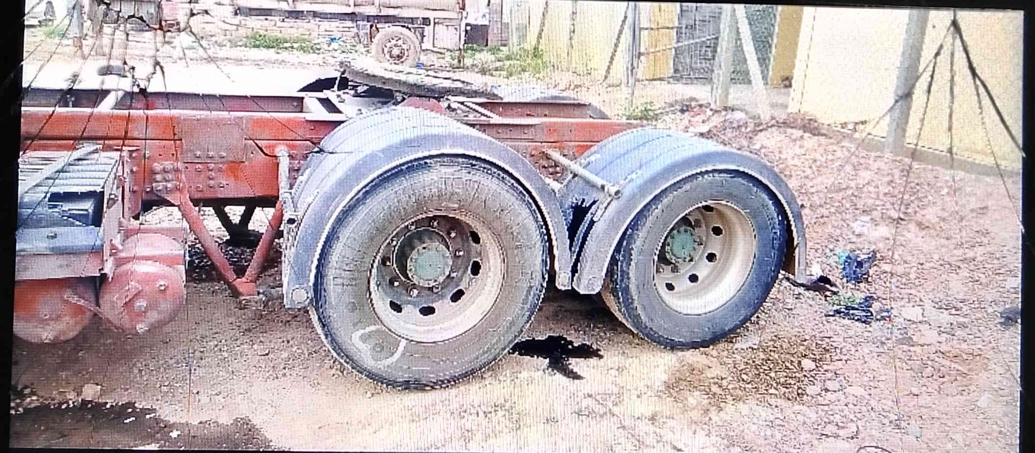 السلام عليكم فولفو F12 للبيع موديل 92 سنكل خلفي مزوج دشبول فر محرك 122 لا تنقيص ولا تبخير كير 3*3. لا كسر ولا فطر مظروبه باج بطن تخم تاير رقم صلاح الدين الماني مربوطه فلات جوانب متحركه اربع محاور سنويه تنتهي لل 28 للاستفسار ***********
