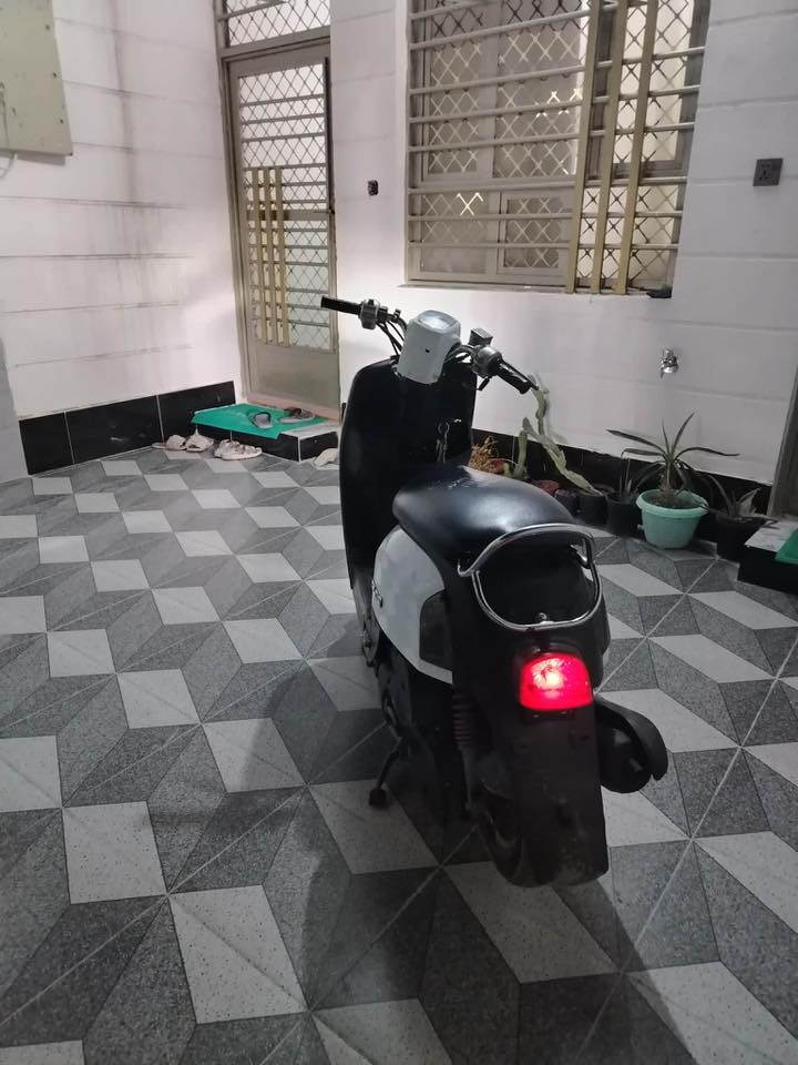 سلام عليكم دراجة بوليس موديل٢٠٠٨ دراجة مكفولة من كلشي سلف هندر لايت زنون عالي ناصي اشاير كلجات رياضي مكينة بلادية ويالة رياضي سعرها ٥٠٠وبيهامجالً حك جية مكاني ديالى خالص هبهب او مراوس حسب لقناعة ***********
