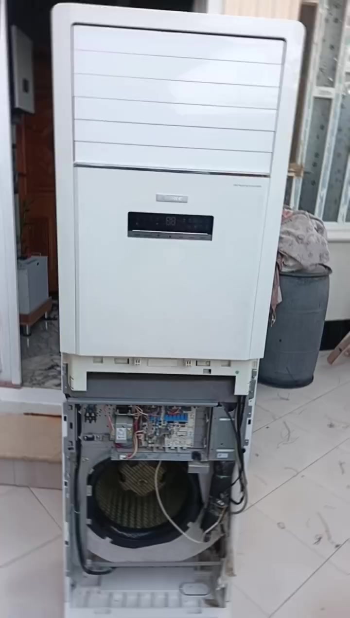 صيانات بيتك.. إلى أهل الخبرة 🛠️✨
​لأن بيتك يستاهل الأفضل، وراحتك هي أولويتنا.. عوف التعب والمححات علينا! 🌟
"صيانات بيتك إلى أهل الخبرة" نقدم لكم خدمات احترافية متكاملة وبأعلى جودة وضمان.
​🛠️ خدماتنا تشمل:
​التبريد والتكييف: فك وتركيب السبالت والمكيفات (جديد ومستعمل) + صيانة شاملة لجميع الأعطال ومعالجة المشاكل بدقة.
​الطاقة الشمسية: تنصيب وتجهيز منظومات الطاقة الشمسية بالكامل لتوديع انقطاع الكهرباء وبتنفيذ هندسي متقن ☀️.
​الأنظمة الأمنية: تنصيب وبرمجة أحدث كاميرات المراقبة لحماية بيتك وعائلتك وممتلكاتك 🔒.
​📍 مناطق الخدمة: بابل والحلة وضواحيها.
📞 للتواصل والحجز والاستفسار: ***********
📥 أو راسلنا مباشرة عبر رسائل الصفحة.
​#صيانات_بيتك_إلى_أهل_الخبرة #بابل #حله #سبالت #مكيف #تبريد #طاقة_شمسية #كاميرات_مراقبة #صيانة #العراق #ترويج #تفاعلكم

