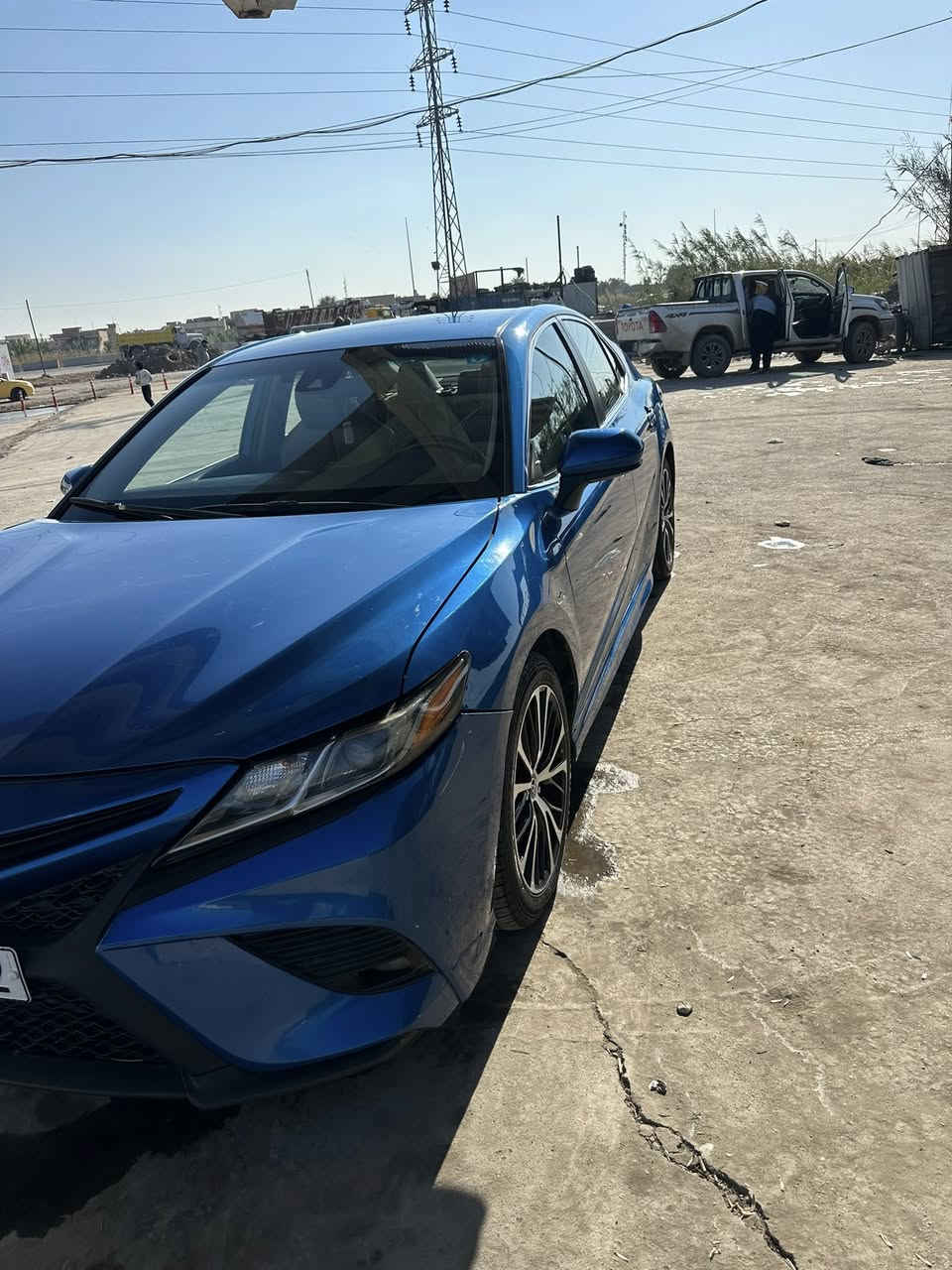 السلام عليكم كامري SEموديل 2020ماشيه 125الف ضرر موجود بلصور السعر 155وبيها مجال بسيط مكاني بغداد ***********
