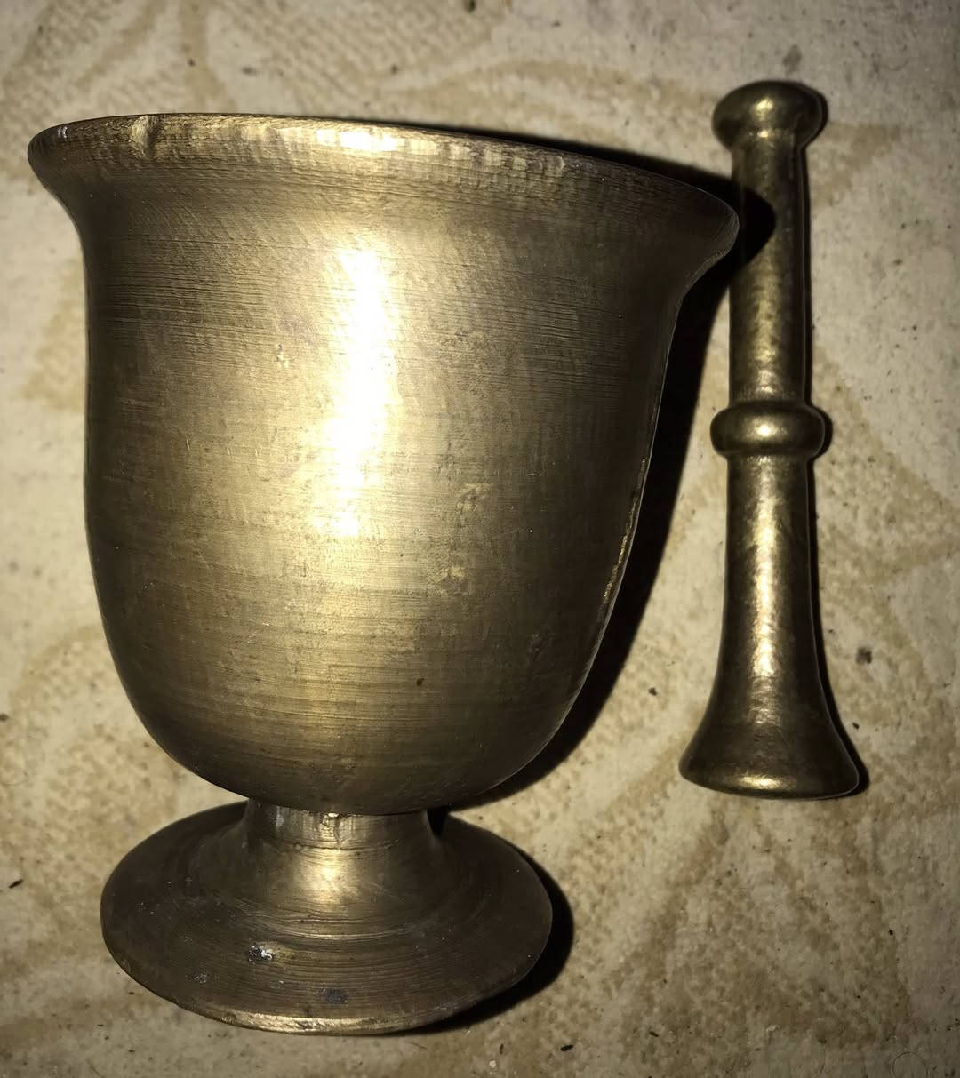 طول الهاون  ١٣ سم واليدة ١٥ سم


**إذا كنت صاحب هذا الإعلان وتريد حذفه لأي سبب، رجاءا أرسل رسالة إلى الدعم الفني**