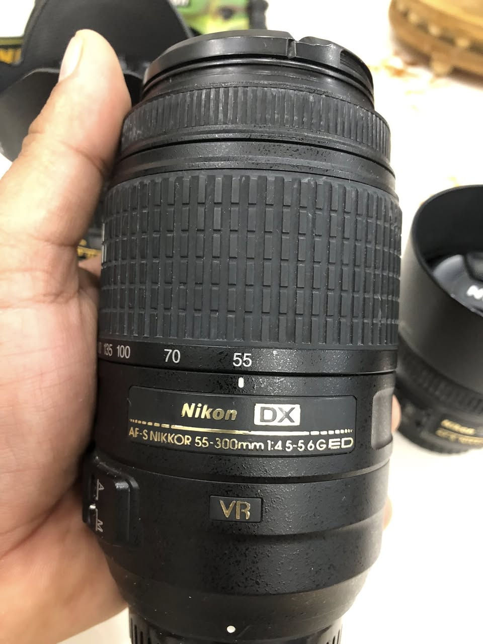 السلام عليكم للبيع كامرا نيكون 7200 السعر 500 الف فقط بدي
يوجد عدسة نيكور 55-300 سعر 250 الف 

يوجد عدسة توكينا وايد انكل واسعه فتحه عدسه 2.8 الاصليه 

السعر 300 الف تواصل *********** اسعار ثابته
