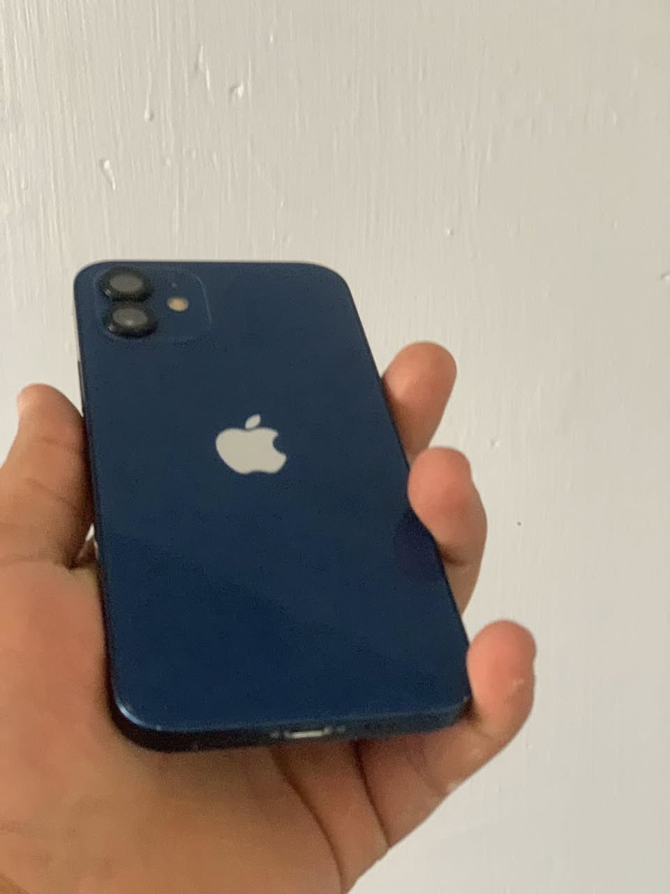 سلام عليكم 12 للبيع امبدل شاش وبطاري تفصيخ السعر 350 وبي مجال*********** التاجي
