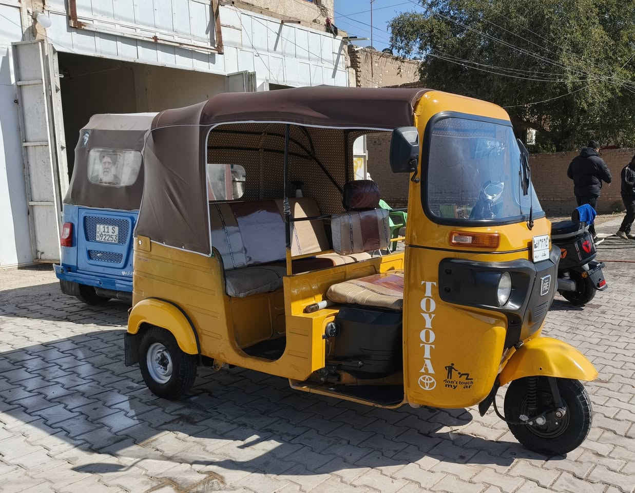 السلام عليكم تكتك 20شهر 12 رقم وسنويه باسمي تحويل ثاني يوم ماكينه خير من الله بيها ضربه بالصفحه يم قبق البنزين مرجع على البارد معمره دوس فقط تكتك جاهزه اي نقص ما بيها عنوان بغداد الحسينيه مال الراشديه *********** غير متواجد على النت
