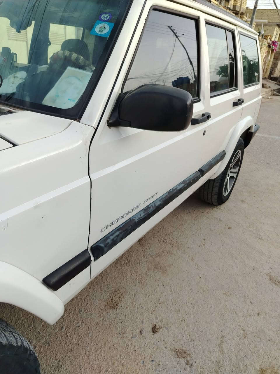 السلام عليكم جيب شروكي موديل 2000كير اوتماتيك مكينه بلادي رقم بغداد مكلف بلنشر الرقم التصال *********** السعر 57 المكان ميسان
