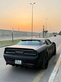 للبيع: Dodge Challenger 2015 محرك V6  • الحادث: باب عكس السائق فقط بدو...