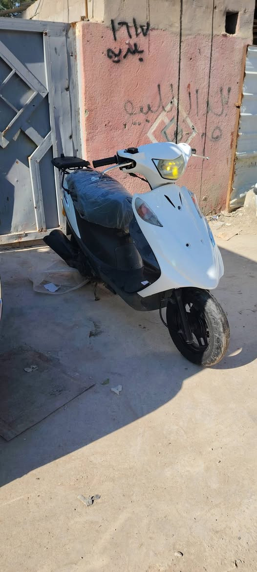 السلام عليكم ادرس قديم نوزل شغال دراجة جديده مكينه جديده ***********
