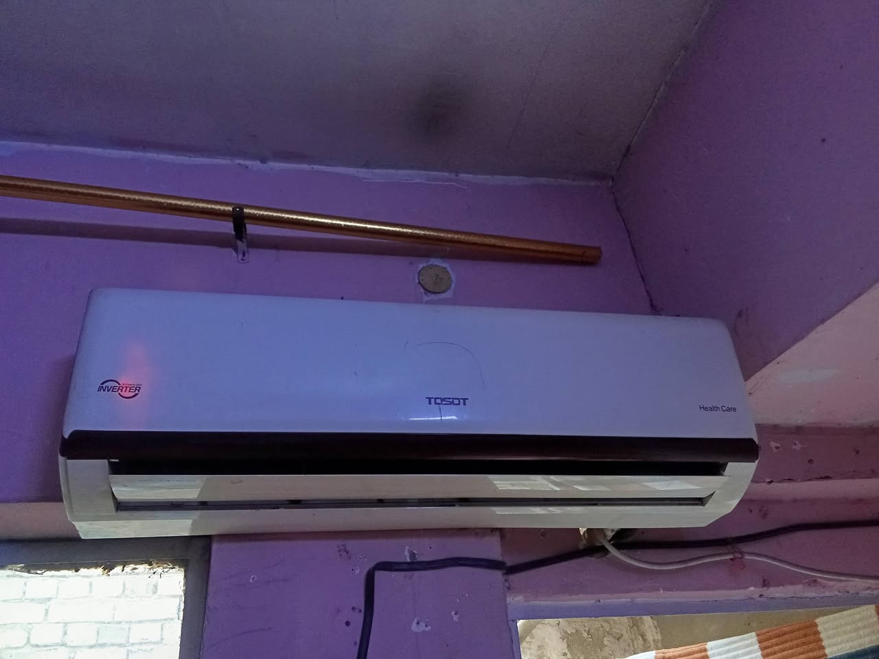 سبلت توسوت انفيرتر واحد طن شغال تدفئه وتبريد بس التبريد ماله شويه ضعيف يعني يحتاج له غاز السعر #ب175 وبي مجال ***********
 متوفر واتساب حي الموضفين
