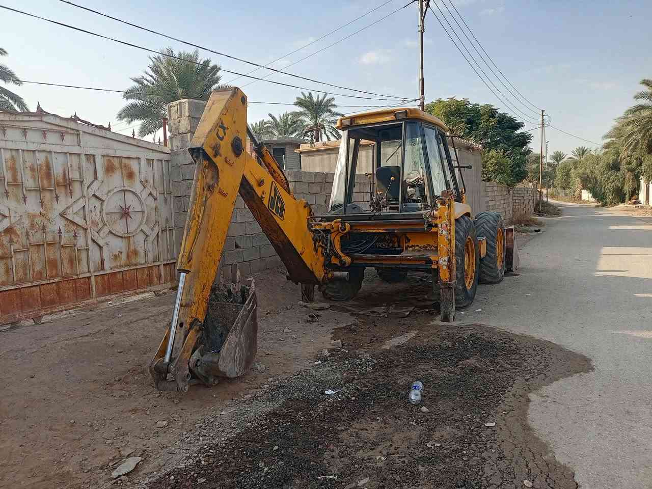 السلام عليكم
بيع مستعجل حفارة موديل ١٩٩٨
بدون مكاني ديالى الخالص 
السعر ٨٠ورقة 
شغالة كاملة دفع رفع 
مكينة وكير ومضخة وكنترول مكفول 
***********
