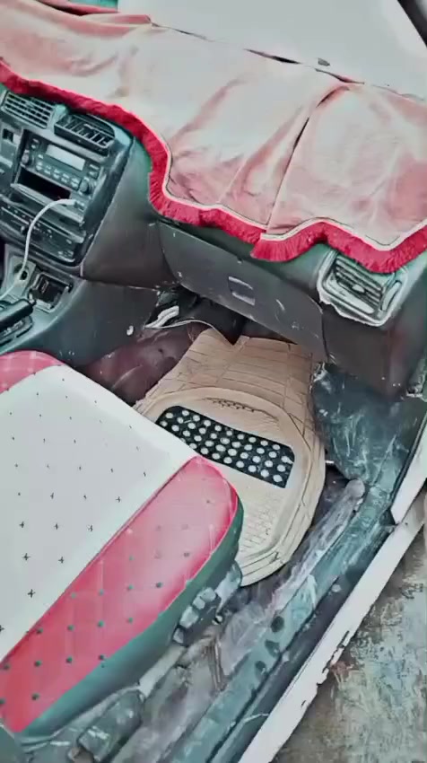 سلام عليكم سياره للبيع سعر 35 بيه مجال شي قليل ويرهم مراوس سياره بسمي ***********
