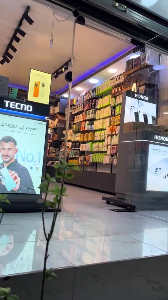 المحل كامل للبيع سعر مناسب جدا 
رقم الهاتف للاستفسار ***********
