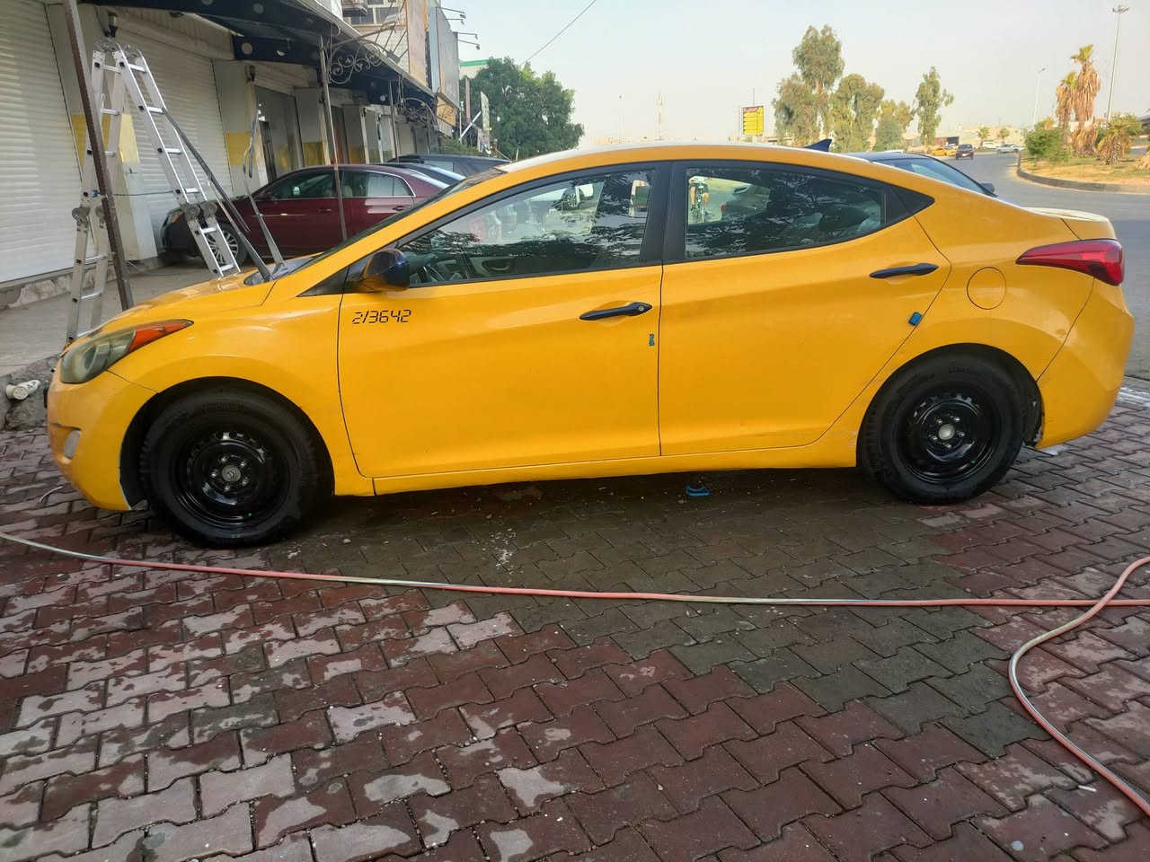 السلام عليكم ورحمه الله وبركاته
النترا تكسي وارد امريكي ضررها البونيد شطح خفيف يعني بدون دواخل حتى البدنه بلادية رقم بغداد انجليزي موديل 2013 نص فول باسمي تحويل ثاني يوم مكاني كركوك بيها بطاقه بانزين السعر 106
الرقم ***********
