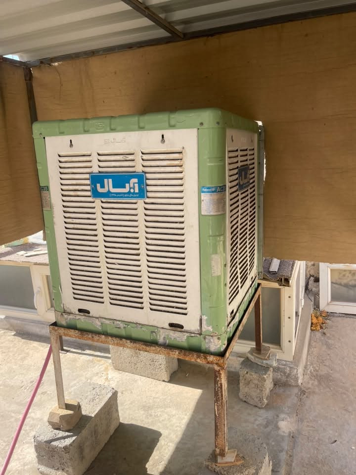موبەردەی 2.5 بۆ فرۆشتن
موبەردەکە و ژێرەکەی پێکەوە 
خایسی نیە و هەردوو سورعەکەی ئیشەکا مەزبووت و بێ عەیب
هەادووکی پێکەوە ٧٠ هەزار 
کەلار - شەهیدان
***********
