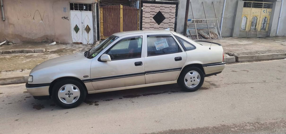 السلام عليكم اوبل فيكترا موديل 91 حجمها السياره 18رقم دولي نينوى كربون بنزين بيها سياره باسمي ضخم تايات جديده صدر جديد باتري جديد سياره جاهزه ما تصرف عليها دينار مكاني الموصل الساحل الايسر ***********
