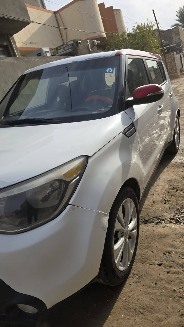 صول موديل ١٤
وارد امريكي ثلاث قطع حادث امريكي
ماشيه ١٠٣
السعر ١٠٠ $   وبيهاا مجال 
محرك ٢٠٠٠
***********
