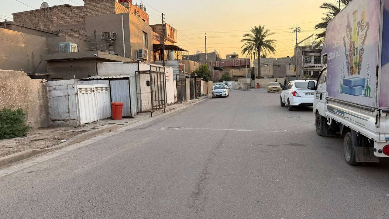 دار للبيع (تفليش)
طابو ملك  صرف
موقع:- الدورة شارع الطعمة
المساحة 207 
موقع مميز  وهادئ
الواجهة 14.60م
نزال 15م
على شارع عرض 15 
للتواصل ***********
