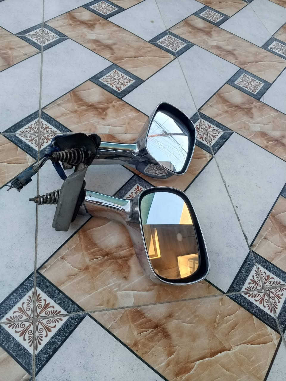 زوج مرايات مال كراون ***********
