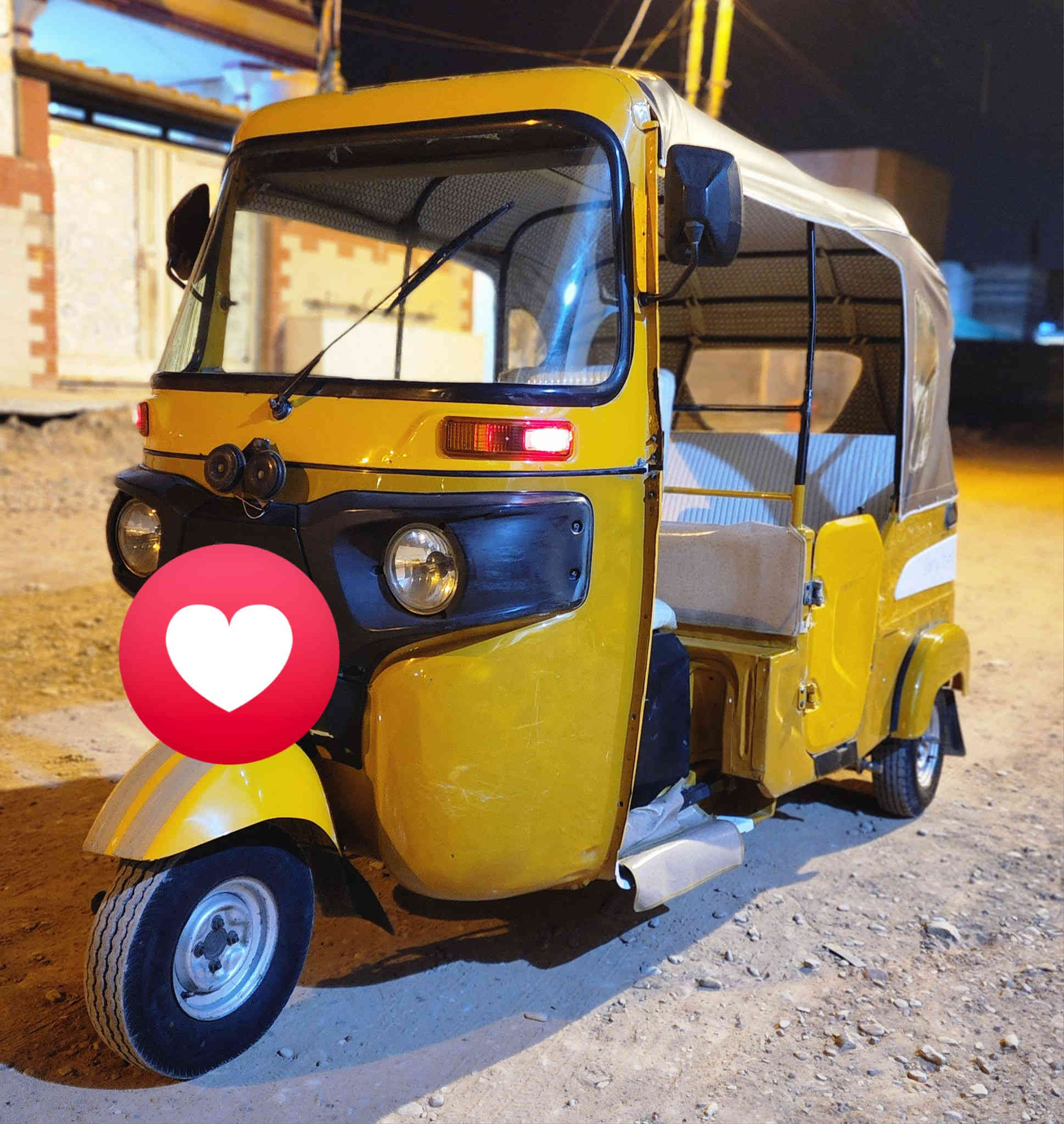 سلام عليكم شباب تكتك للبيع مديل 2021 شهر ال5 تكتك رقم وسنويه نكليزي تكتك جاهزه نكره سلف تكهرباءيات كله شقاله تخم تاير جبلي كاعيات ودوشمه مكاني البصره القرنه وهاذه رقمي *********** والسعر ب7وبيه مجال للطيبين
