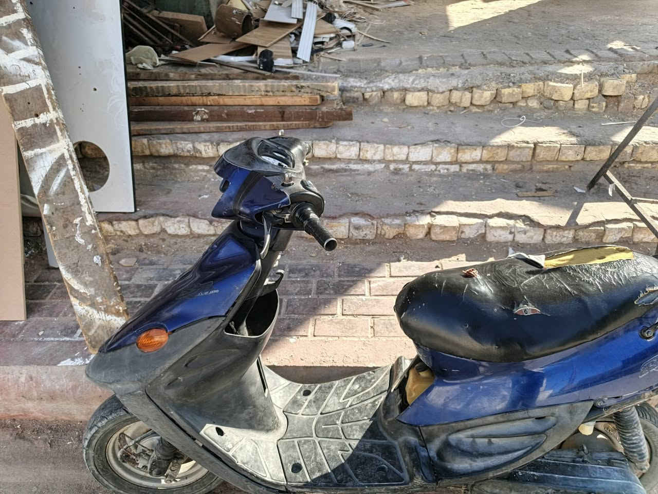 دراجه للبيع كلشي جديد بيه../عوزه تور باين وستان بس ب200 
***********
