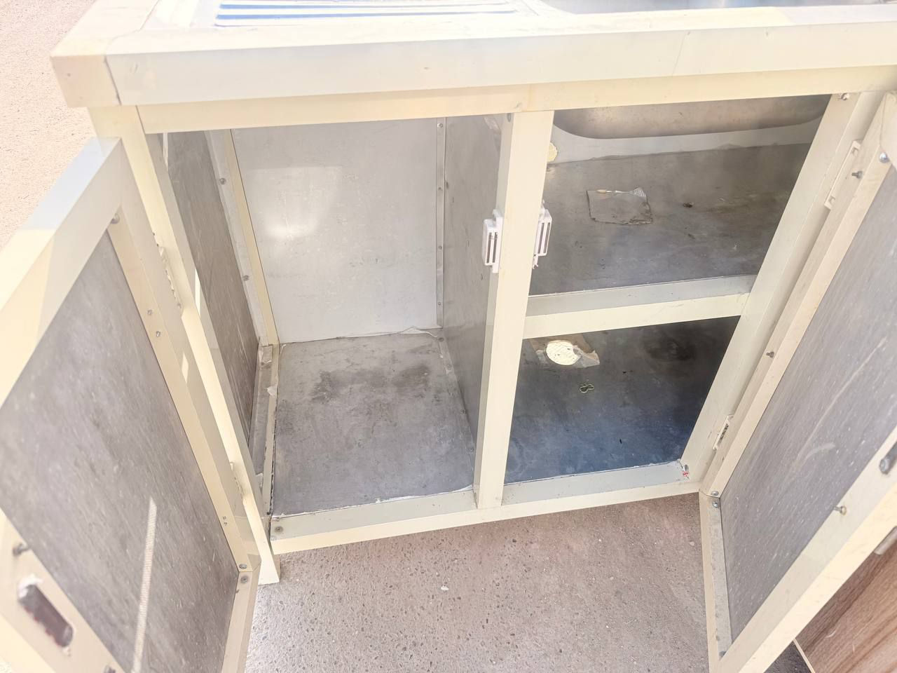 كاونتر ٤ قطع مستخدم 

دنكة
 ارضي متر ونص 
سنك متر ونص 
ملحق مترين 

نضيف اخو الجديد 

توصيل بغداد مجانا
طراف حسب المنطقة بكروة


**إذا كنت صاحب هذا الإعلان وتريد حذفه لأي سبب، رجاءا أرسل رسالة إلى الدعم الفني**