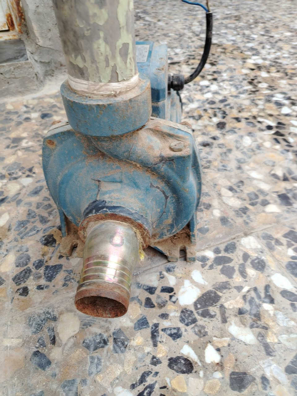 سلام عليكم عدي ماطور للبيع مال سكي ٢ انج الأصلي شغال سعر ١٠٠ مكاني بغداد العبيدي ***********
