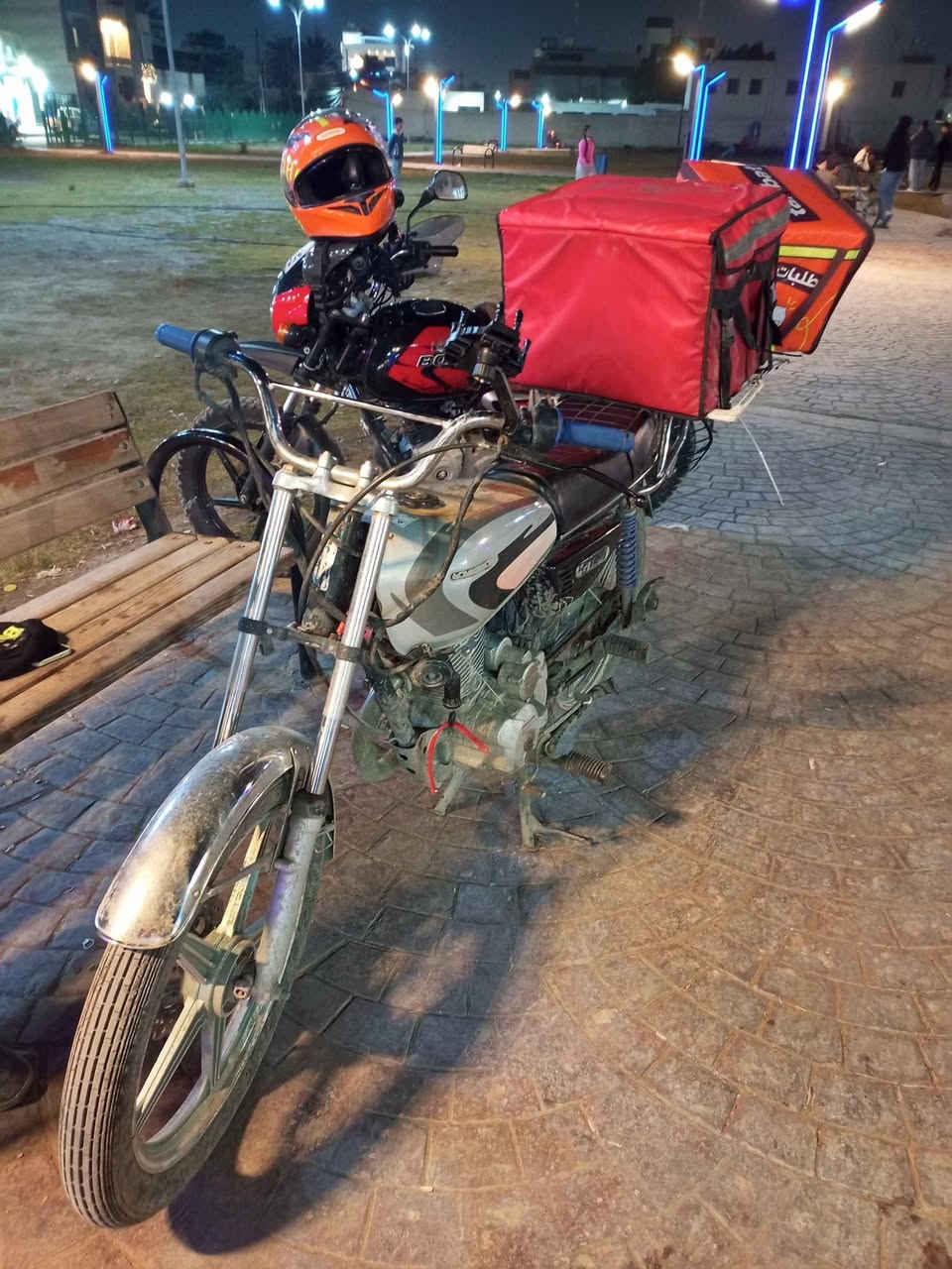 دراجة ايراني سافان خمسة گير بيها مشكلة بالنمرة الثالثة 350 و بيها مجال بغداد, العراق


**إذا كنت صاحب هذا الإعلان وتريد حذفه لأي سبب، رجاءا أرسل رسالة إلى الدعم الفني**