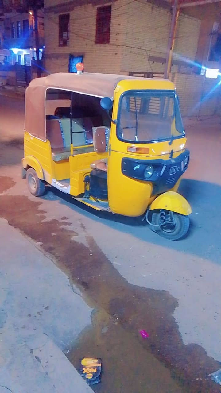 سلام عليكم عندي هاي تكتك للبيع موديل 2019اوراق المصطفئ اصوليه السعر 4ونص وبيهه مجال مكان بغداد شرطه الخامسه  رقمي ***********بي( واتساب فقط) .
