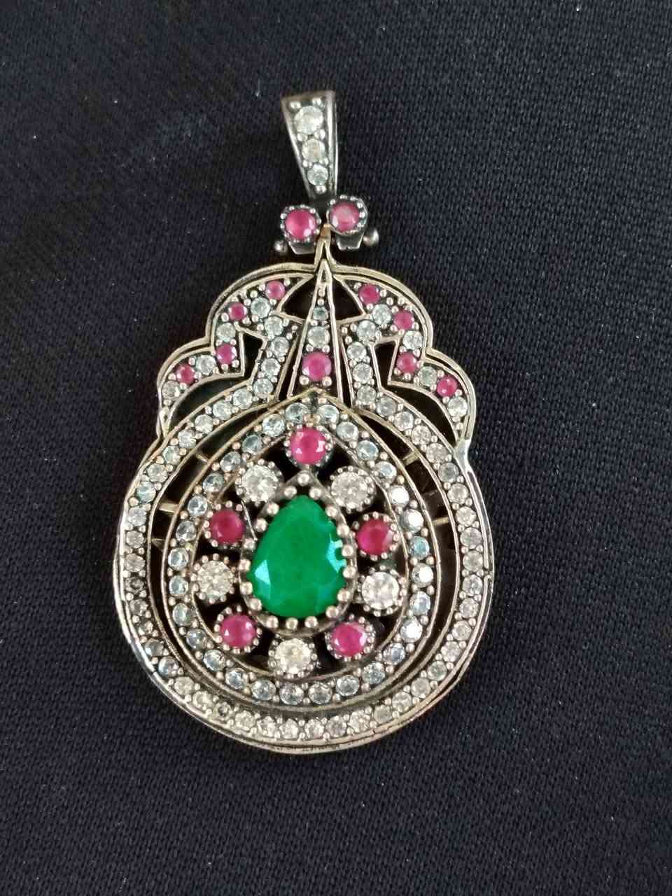 هاي القطعه صارلها مايقارب ١٠ سنوات يمي مااعرف سعرها والله والتفيده ينطي سعر

واتساب متواجد          ***********
