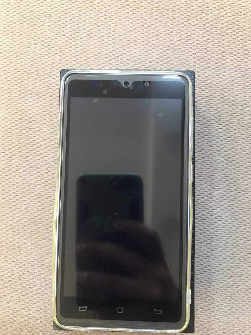 سلام عليكم شباب وبنات تليفون جديد بلكارتونة وليس مستخدم مع ملحقاته كاملة وبلعافية على الياخذة مكاني بغداد الحرية الشراي يراسلني خاص او يتصل بلرقم *********** بي واتساب واهلا وسهلا بلجميع
