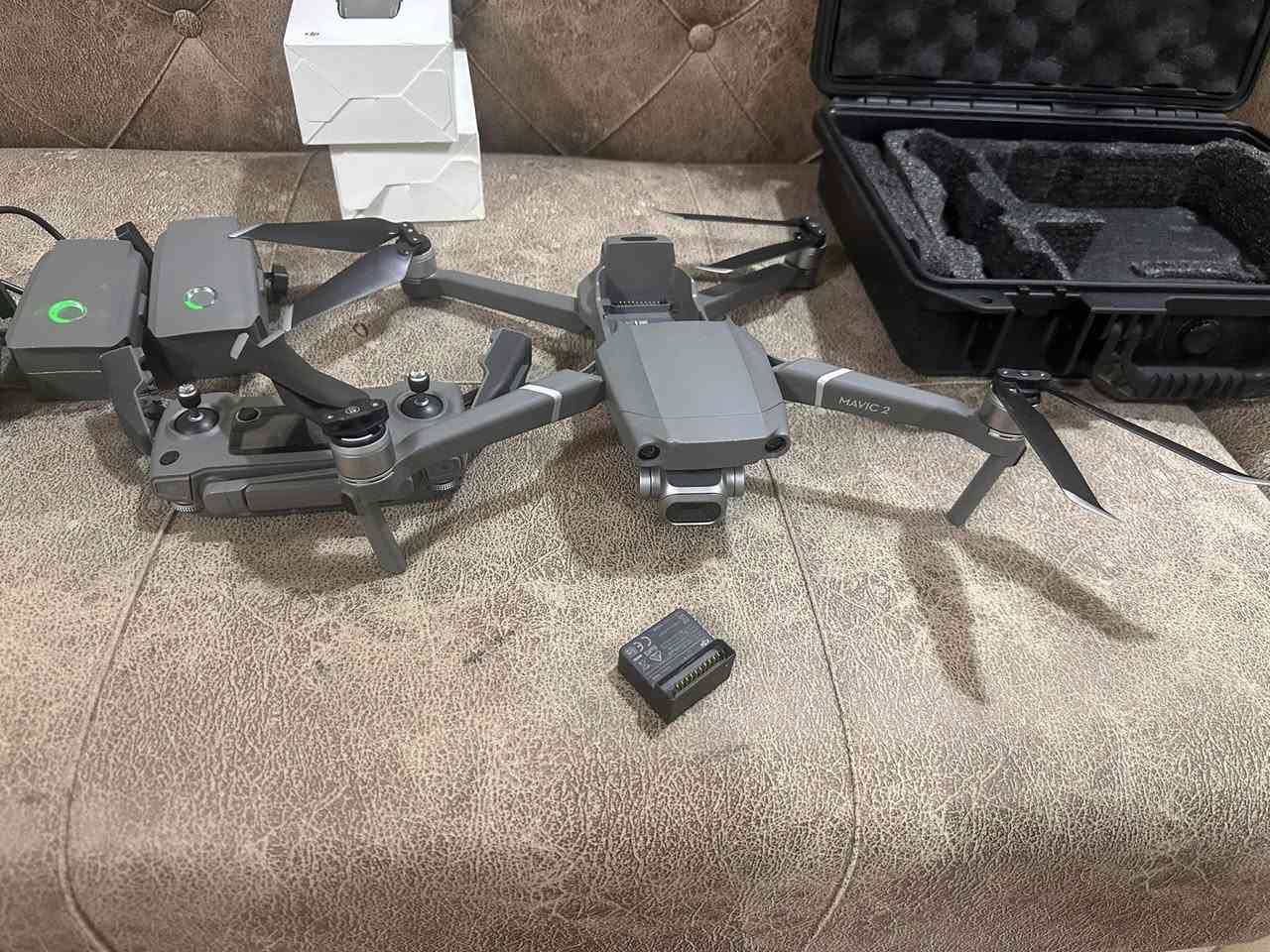 السلام عليكم درون مافيك 2 برو وياها 3 بطاريات كامله مكمله مابيها كل نقص نظافة 95 % السعر 800 الف ملاحظه بالصورة 4 بطاريات بس انطي وياها 3 بطاريات


**إذا كنت صاحب هذا الإعلان وتريد حذفه لأي سبب، رجاءا أرسل رسالة إلى الدعم الفني**