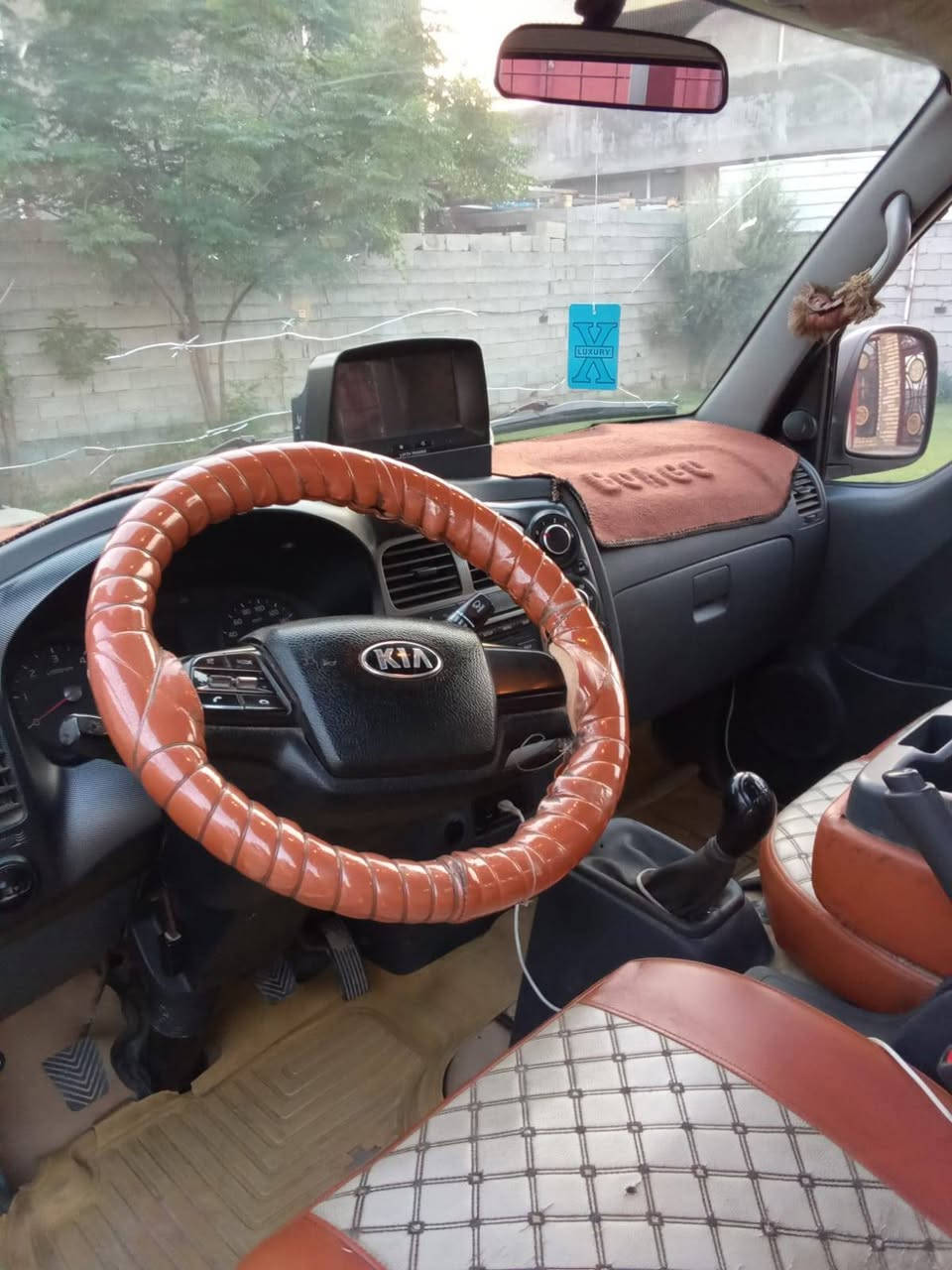بسبب. الوعود الكاذبه اعيد النشر  سياره كيا عموشه موديل 20 سباره. جاهزه ماناقص شي على وضع الشركه مامبدل بيها برغي باستثناء امبدل الايت الامامي جنب السايق تدفئه تبريد  الرقم  بغداد الانكليزي الجديد وهزه جديده. وبااسمي تحويل.  اشوكت مايحب المشتري  التواصل على الرقم
***********
