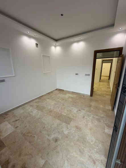 📣 إعــــــــلان للبيع 📣
للبيع بيت مساحة 54م
✔️ واجهة: 4 متر
✔️ نزال: 14 متر
✔️ واقع حال: 56م مع تشجير
📍 الموقع: الغزالية – مدير الأمن / شارع قاسم نافورة
شارع على سايدين بعرض 30 متر

⸻

🏠 يحتوي العقار على:
🔴 3 غرف نوم
🔴 صحيات عدد 2
🔴 صالة
🔴 مطبخ
🔴 كراج + حديقة

⸻

📞 للاستفسار:
***********
***********
