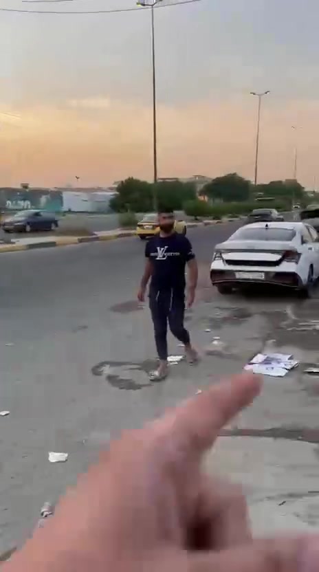 السلام عليكم قطعة ارض ٥٥م واجهة ٥م ونزال ١١ونص للبيع في شارع الربيع حي العدل قرب اللعاب الربيع مقابل مجمع تيجان سيتي  وللاستفسار التواصل على الرقم  واتساب *********** أو ***********
