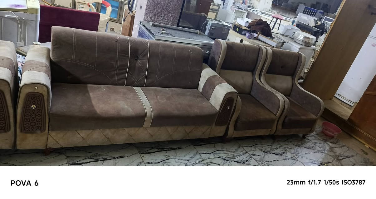 تخم مستعمل نضافه 70 بل 100 حلو سعره 150 محلات ياسر الحرباوي ***********
