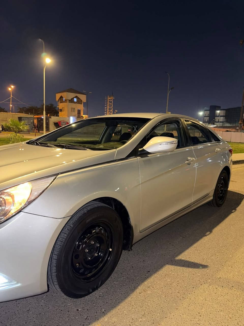 السلام عليكم 
سوناتا 2014 أصل غاز بلاد خط واحد

ادوات ادوات دخول جديد( گصه جنطه ) متومه ارقام وسنويه شمالي الرقم الانكليزي 

مواصفات كلش حلوه
شاشه تحكم ستيرن  اشاير بلمري مري شفط كشنات جلد تدفئه
وتبريد حساسات خلفيه تبريد قطعتين امامي و خلفي
( كير ومحرك وحداديه وتبريد كفاله )

السياره كامله من كلشي تاخذها جاهزه للأخير
نضافه 100/100 ما مخلي بيها اي نقص 

مكان السياره البصره 
السعر هذا رقمي ***********
