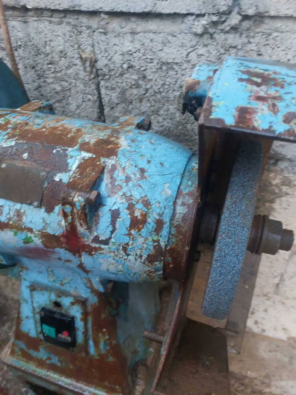 كوسره ثابته كبيره الحجم ٣ فيز لو المانيه لو نكليزيه شغاله سعر ٣٥٠ وبيه مجال ***********
