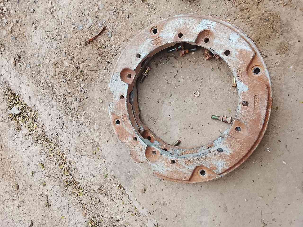 سلام عليكم ثكالات فوركسن خلفي للبيع سعر 350 وبيها مجال هاذا رقم هاتف وشراي يدلل. ***********
