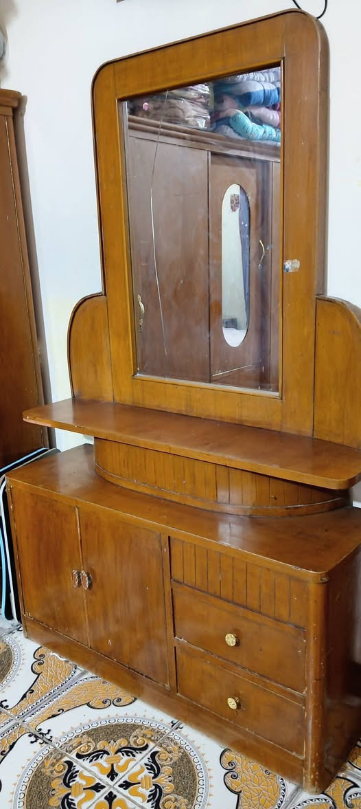 مرحبا عدنا غرفه للبيع

غرفه صاج داخل وخارج كاملة
نظافه ٨٠٪
سعر ٥٠٠ الف
العنوان بصرة معقل شارع ساعة
الرقم : ***********
