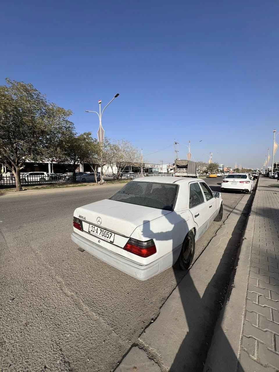 سلام عليكم مارسدس دب 86 محدث93
رقم بغداد دولي مميز بسمي رقم وهزه وسنويه كله جديد
محرك كير بطه3000
حجم السياره 300E
قماره وتكم كفاله من ضربه او ضرر
سياره حلوه ونضيفه فقط الكير مالها بي ضعف.  وتعال وشوف بعينك خير من الله. 
رقمي***********
سعرها مناسب
