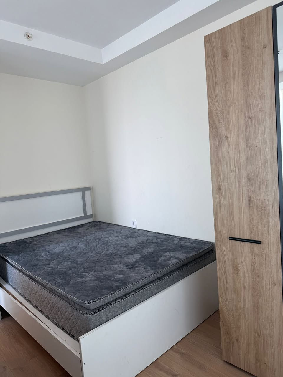 📍Empire Wing For Rent
📐63m
🛋️Furnished 
〰️Floor 21
📞For More Info Call ***********
