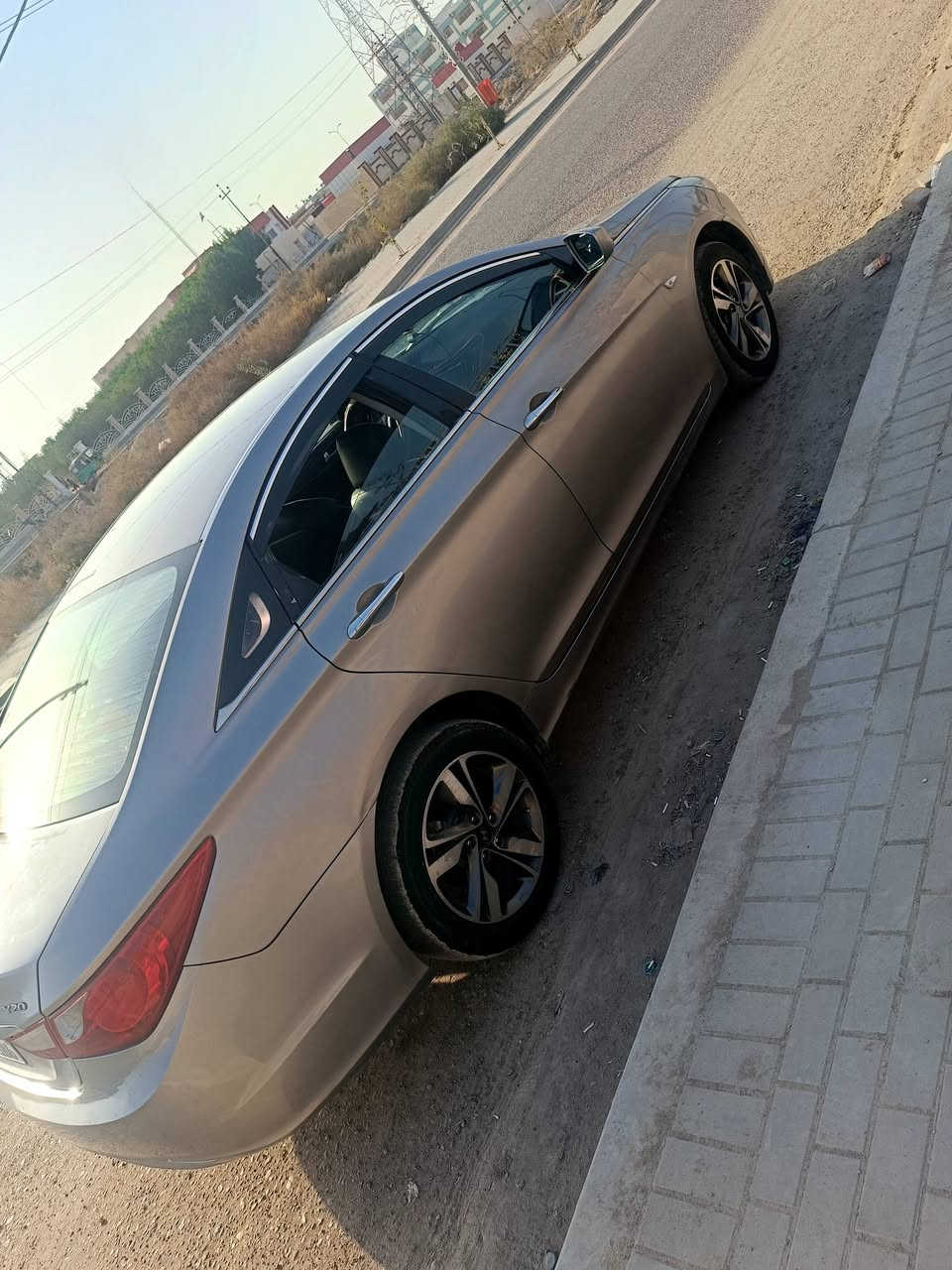 سوناتا 12وارد كوري مكفوله ماعدا الصبغ مصبوغة جماليه بدون حادث
تلفون *********** بني منصور
