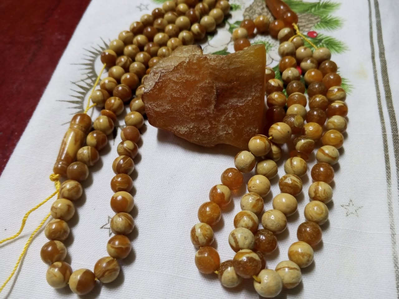 خليلي عينك عالمميز......وجيبها اذا فيك اتجيبها.....

المعروض: عنبر كلنكراد مع قطعة من الخام 66حبة مقاس 9/10تقريبا ريحة الخام واضحة محمل يومي من الروائع الله يهني صاحب النصيب
للعبرة : عامل القدر بالرضا ..وعامل الناس بالحذر .عامل أهلك باللين ..وعامل اخوانك بالتسامح .. وعامل أصدقاءك بالمودة ... وعامل الدهر بإنتظار تقلباته .. هذه قاعدة تجعلك تتقبل كل ظروف الحياة' هُناك منْ يُهديكَ الحُب دُونَ أنْ تُهديهِ أي شَيء وَهُناكَ منْ يُهديكَ الألَم بَعْدَ أنْ تُهديهِ كُل شي
 سئل أحدهم ما تظن الناس يقولون فيك؟  قال: إني لميت و إنهم لميتون ..  و إني لوحدي محاسبٌ وإنهم لوحدهم محاسبون ..  فما لي و ما يقولون !

#الشمالي طرطوس المدينة تاجر شنطة 
#ابوحيدر0990433674وااتس/0991980690
تعليق نقطة مشاركة مباركة بيوصلك السعر والتفاصيل


**إذا كنت صاحب هذا الإعلان وتريد حذفه لأي سبب، رجاءا أرسل رسالة إلى الدعم الفني**