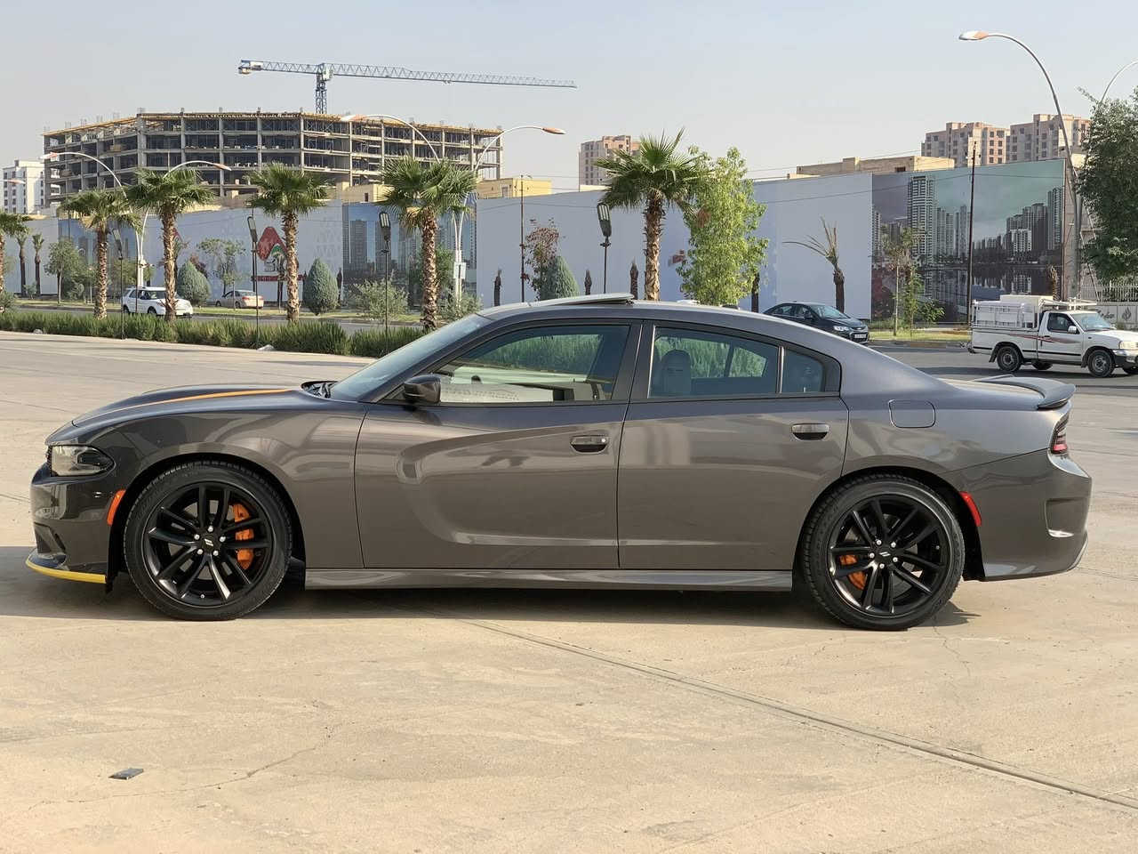 السلام عليكم دوج جارجر 2022 اورنج اديشن فول مواصفات خليجي وكالة هارلم ماشية 16 الف كم السيارة مكفوله كفاله عامه من كلشي بعدها زيرو  ومواصفات الاورنج معروفه السعر 345 وبيها مجال بسيط جدا للاتصال ***********
