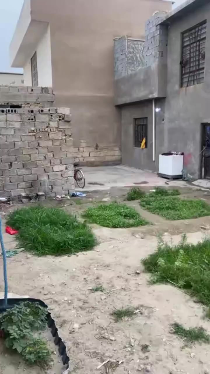 سلام عليكم بيت البيع موقع كربلاء لامام عون عمود 243مساحه 480بناء حديث مساحه 150السعر 160وبيه مجال رقم الهاتف***********
