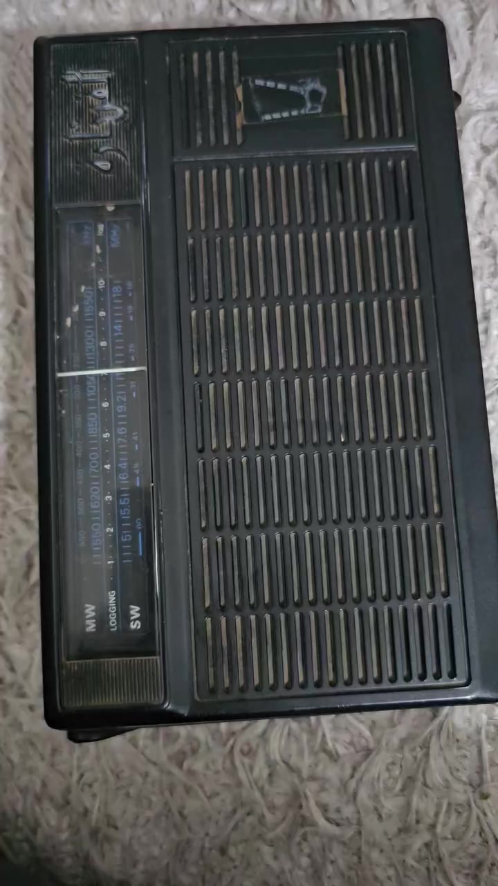 سلام عليكم بعد اذن الادمين للبيع راديو قيثاره موجتين بدون FM
Am
SW
نظيف جدا على وضع الشركه مامفتوح ابدا شغال 100/100
سحب قوى جدا يشتغل على 3 بطاريات كبيره اقتصادي جدا 
توصيل متوفر


**إذا كنت صاحب هذا الإعلان وتريد حذفه لأي سبب، رجاءا أرسل رسالة إلى الدعم الفني**