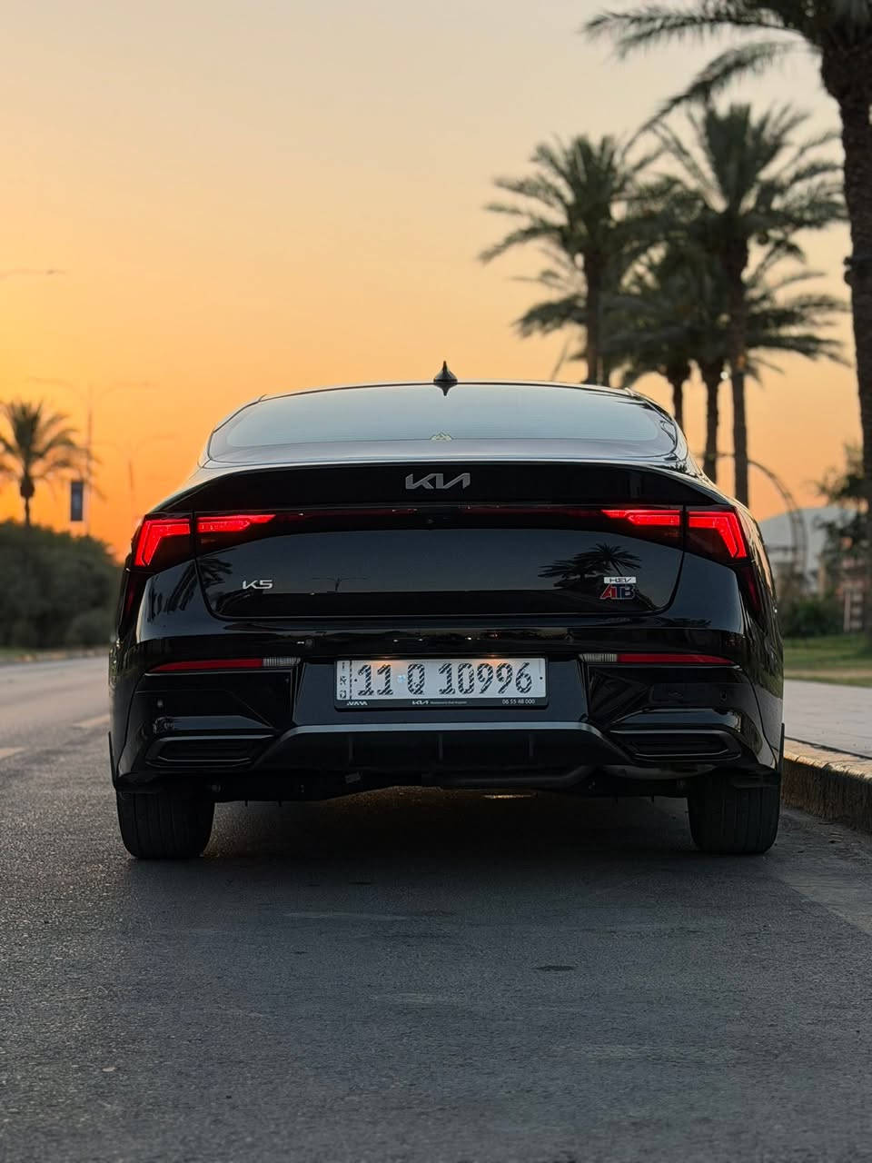 🚗 للبيع | كيا K5 هايبرد 2025 – خليجي – بغداد
للبيع كيا K5 موديل 2025، محرك 2000 سي سي هايبرد، مواصفات خليجية، كلين تايتل، رقم بغداد، اللون أسود ، العداد 6000 Km

✨ السيارة مغلفة بالكامل بطبقة حماية PPF للحفاظ على الطلاء .

المواصفات:

* سقف بانورامي

* صندوق خلفي كهربائي

* تشغيل عن بعد

* نظام المفتاح الذكي (Smart Key)

* شاشة كبيرة

* لوحة قيادة رقمية

* Apple CarPlay

* Android Auto

* شاحن لاسلكي

* كاميرا خلفية

* حساسات وقوف

* حساسات ضغط الإطارات

* مرايا جانبية كهربائية

* مثبت سرعة

* التحكم على المنحدرات

* أوضاع قيادة متعددة

* تكييف أوتوماتيكي

* تبريد خلفي

* تدفئة المقاعد

* مسند ذراع

* فرامل وقوف إلكترونية

* ABS

* 6 وسائد هوائية

* مصابيح LED

* كشافات ضباب

* الضوء العالي التلقائي

* قفل أمان للأطفال

* تعليق تلقائي

✅ السيارة بحالة الوكالة ، نظيفة ولا تحتاج أي مصروف، جاهزة للفحص بأي مكان.

📍 الموقع: بغداد

💰 السعر: (23500$)

📞 للاستفسار: (***********)
