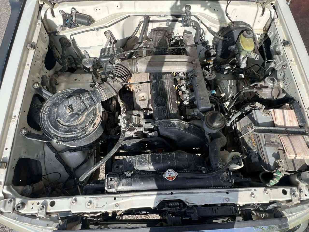 السلام عليكم اخوان مكلف بلنشر للبيع تيوتا شاص موديل ٢٠١٥رقم سليمانيه دولي شرط التحويل محرك ٦ سلندر كاز كفاله عامه ماعدا شويه صبغ بدوسه فقط مكانها أربيل السعر مناسب للاتصال *********** او ***********
