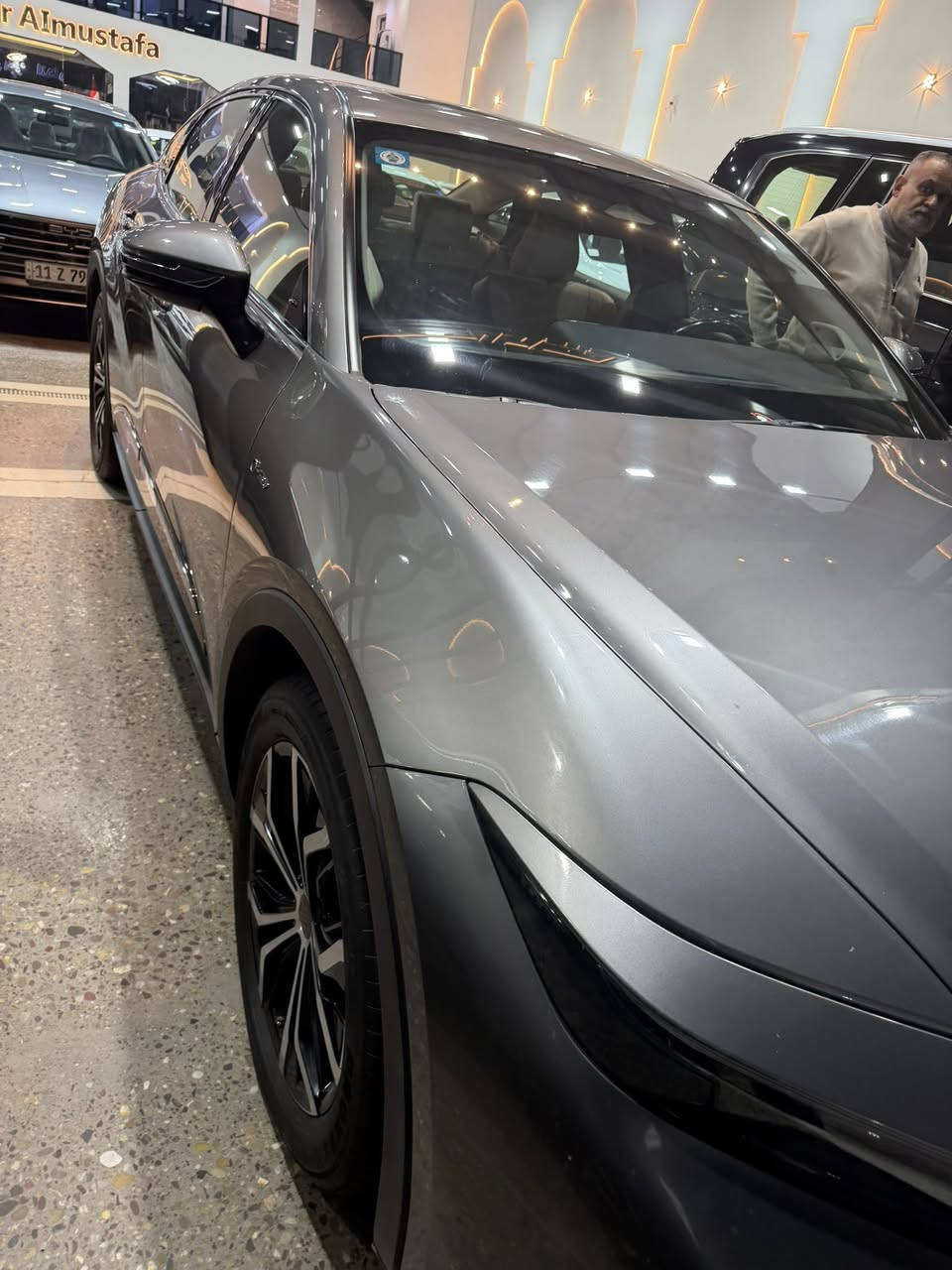 سلام عليكم
تايوتا كراون يريميوم فول مواصفات 
ماشي42000
موديل 24
السياره مكفوله 
ااسعر 30000$ 
***********
