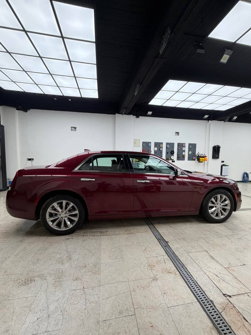 السلام عليكم

اوباما 19 لمتد للبيع السياره فول بنوراما طكتين كشنات سترين تدفئه تبريد رقم بغداد بسمي ماشيه 115 الف بيها صبغ جاملغ وبنيد فقط رش السياره بدون معجون السعر 215 للتواصل *********** بغداد, العراق
